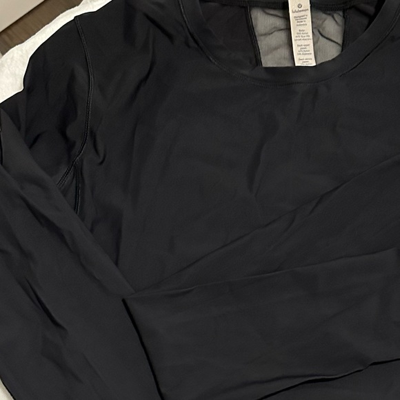 Lululemon work out shirt - Picture 5 of 5